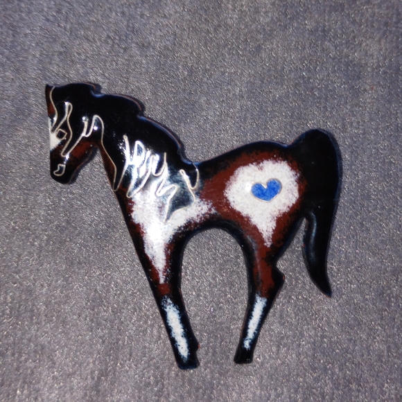 Bundle Enamel Horse Pins - Picture 4 of 7